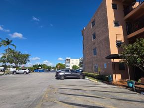 3050 E Sunrise Lakes Dr 302, Sunrise FL 33322