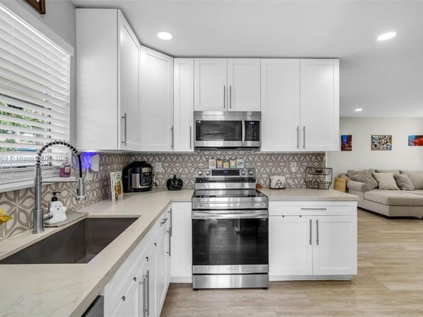 2751 SW 4th St, Fort Lauderdale FL 33312