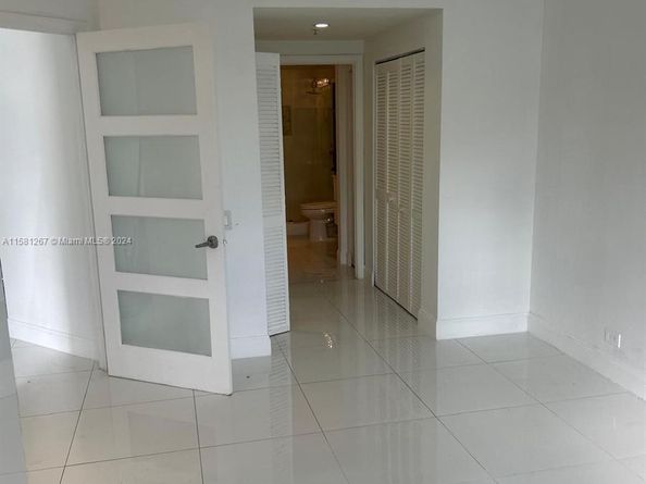 701 Brickell Key Blvd 202, Miami FL 33131