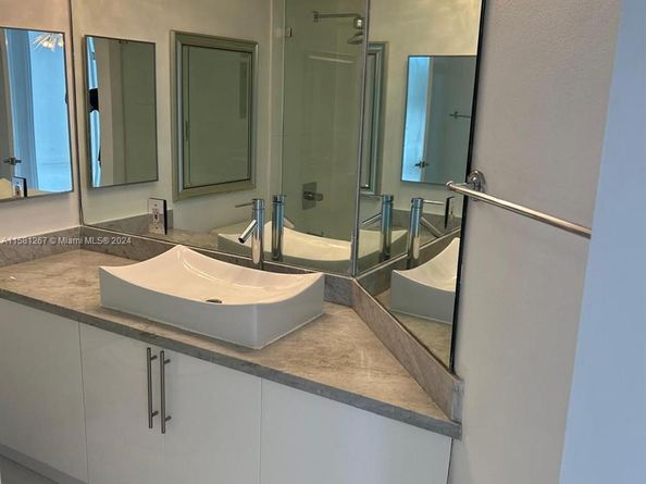 701 Brickell Key Blvd 202, Miami FL 33131