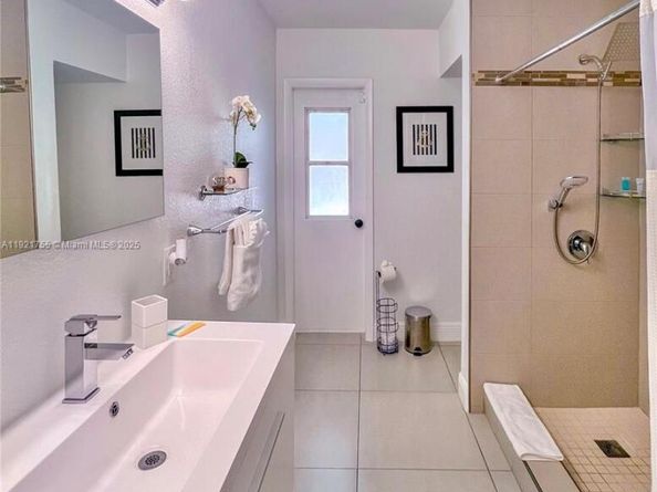 4420 NW 30th Ct, Lauderdale Lakes FL 33313