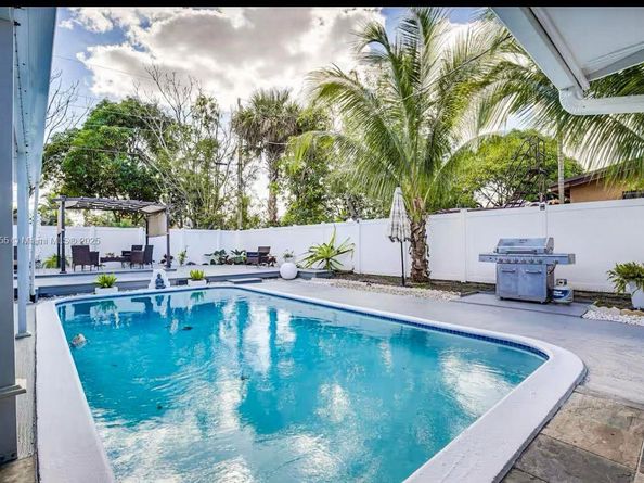 4420 NW 30th Ct, Lauderdale Lakes FL 33313