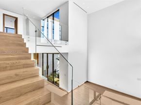 2175 SW 25th St, Miami FL 33133