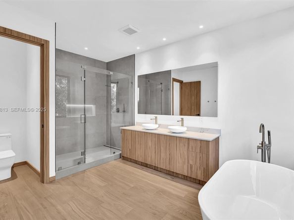 2175 SW 25th St, Miami FL 33133