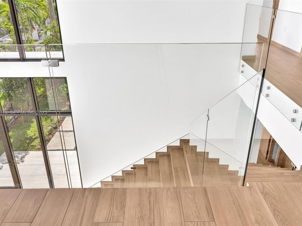 2175 SW 25th St, Miami FL 33133