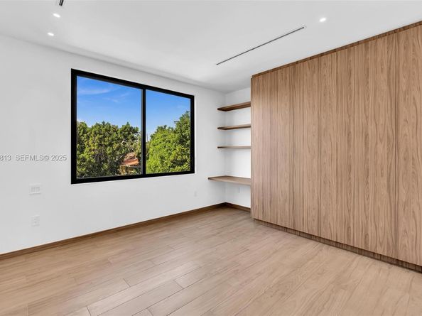 2175 SW 25th St, Miami FL 33133