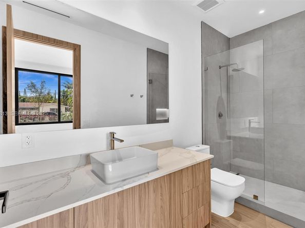 2175 SW 25th St, Miami FL 33133