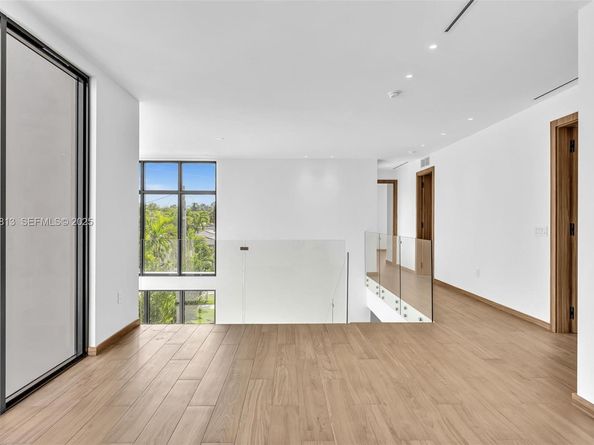 2175 SW 25th St, Miami FL 33133