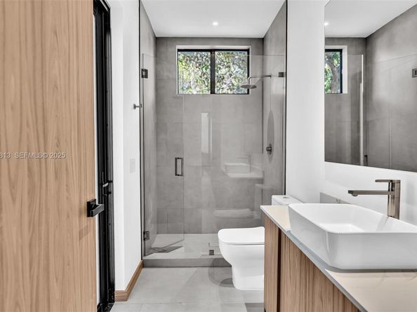 2175 SW 25th St, Miami FL 33133