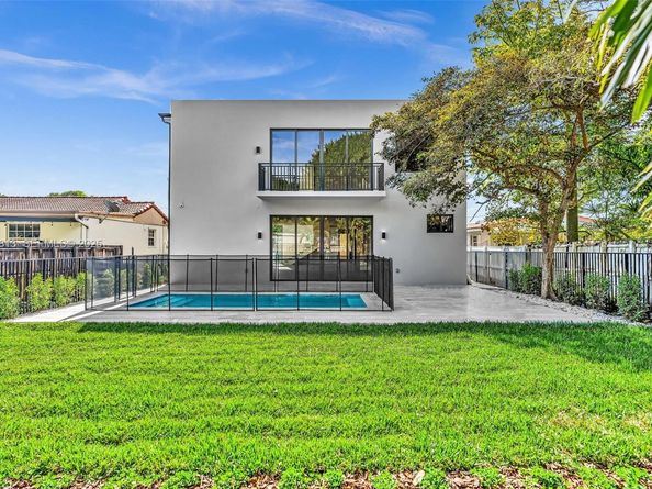 2175 SW 25th St, Miami FL 33133