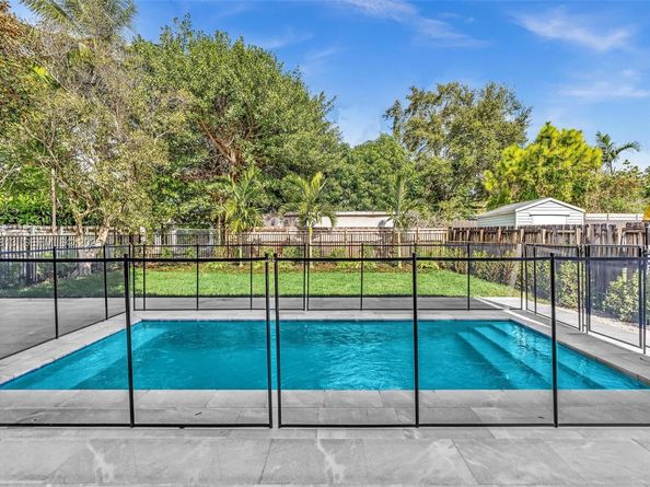 2175 SW 25th St, Miami FL 33133