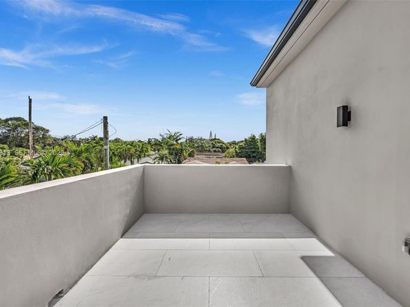 2175 SW 25th St, Miami FL 33133