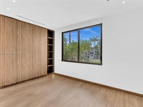 2175 SW 25th St, Miami FL 33133