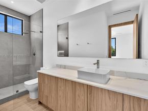 2175 SW 25th St, Miami FL 33133