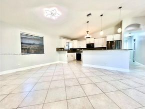 100 NW 3rd Ave, Hallandale Beach FL 33009