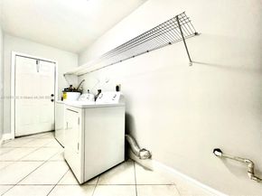 100 NW 3rd Ave, Hallandale Beach FL 33009