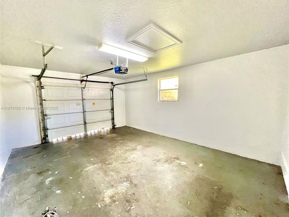 100 NW 3rd Ave, Hallandale Beach FL 33009