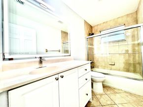 100 NW 3rd Ave, Hallandale Beach FL 33009