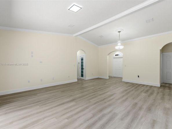 19601 SW 128th Ct, Miami FL 33177