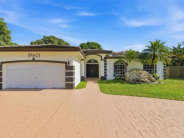 19601 SW 128th Ct, Miami FL 33177