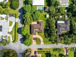 19601 SW 128th Ct, Miami FL 33177