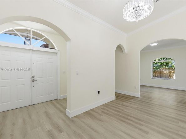 19601 SW 128th Ct, Miami FL 33177