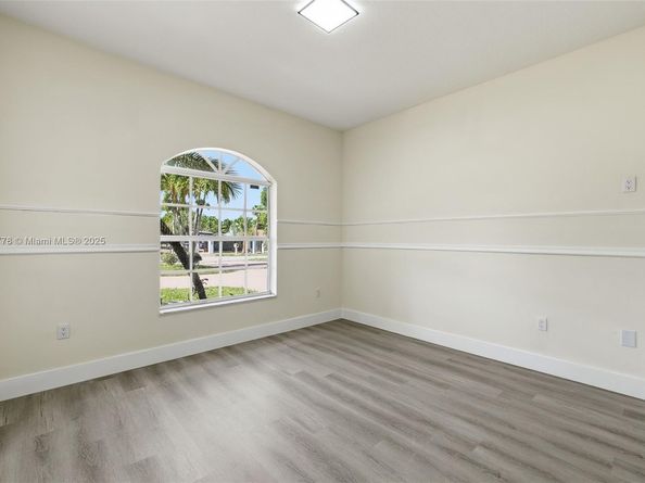 19601 SW 128th Ct, Miami FL 33177