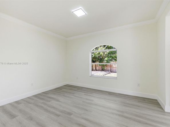 19601 SW 128th Ct, Miami FL 33177