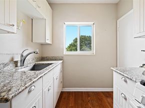 9271 W Bay Harbor Dr 12, Bay Harbor Islands FL 33154