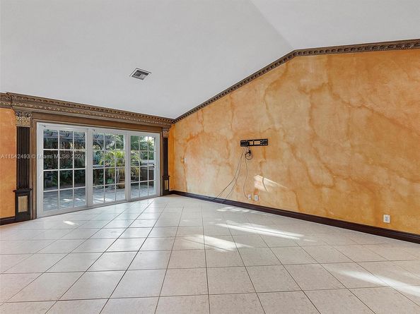 931 SW 150th Ave, Sunrise FL 33326