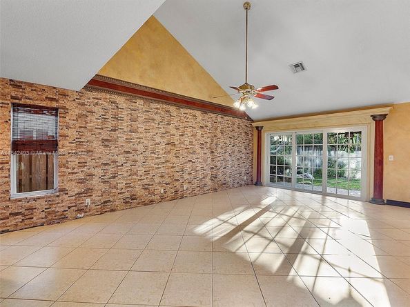931 SW 150th Ave, Sunrise FL 33326