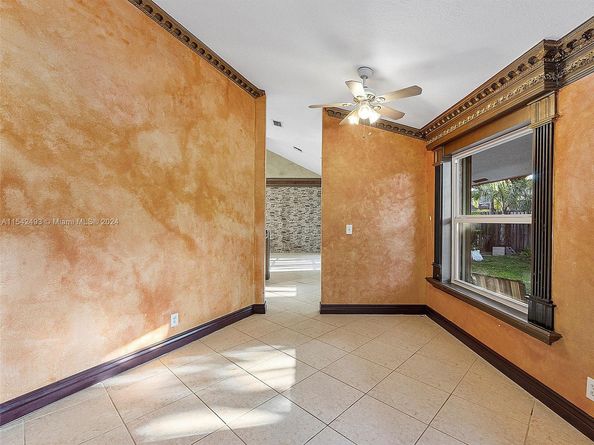 931 SW 150th Ave, Sunrise FL 33326