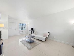 1100 NE 9th Ave 105, Fort Lauderdale FL 33304