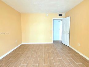 18900 NE 3rd Ct 520, Miami FL 33179