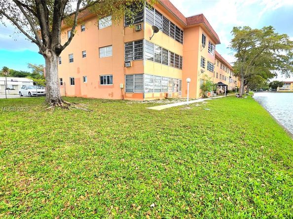 18900 NE 3rd Ct 520, Miami FL 33179