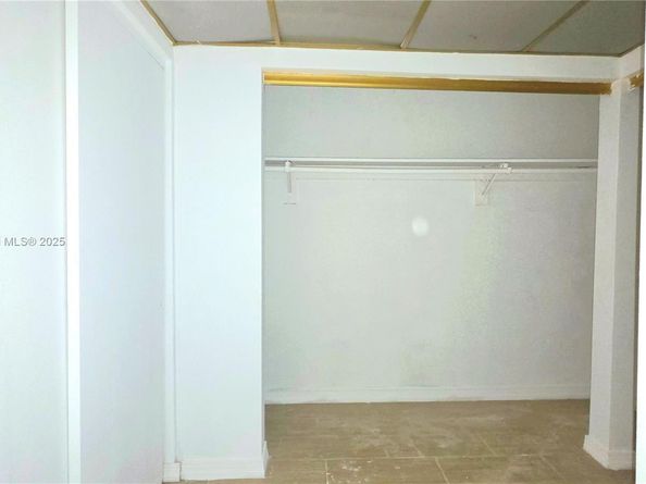 18900 NE 3rd Ct 520, Miami FL 33179