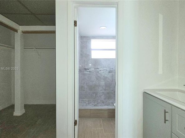 18900 NE 3rd Ct 520, Miami FL 33179