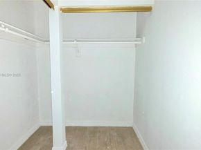 18900 NE 3rd Ct 520, Miami FL 33179