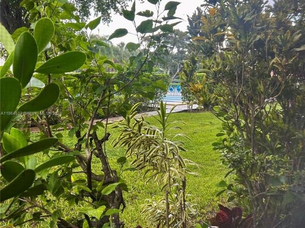 111 S Hollybrook Dr 107, Pembroke Pines FL 33025