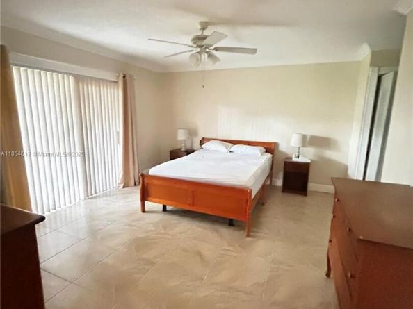 111 S Hollybrook Dr 107, Pembroke Pines FL 33025