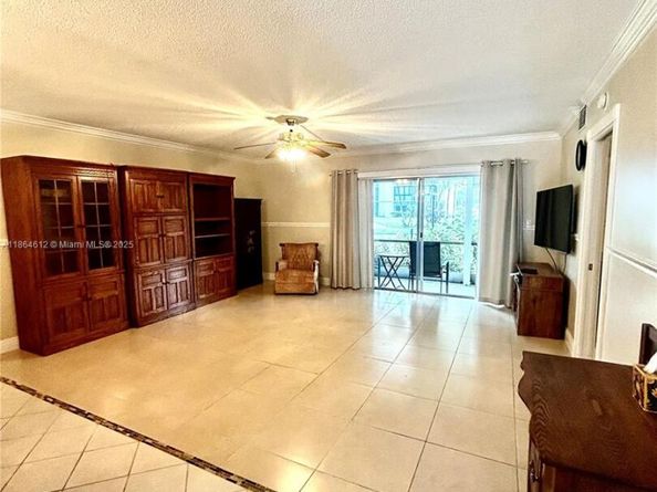 111 S Hollybrook Dr 107, Pembroke Pines FL 33025