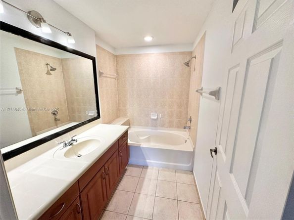 11202 NW 83rd St 104, Doral FL 33178