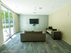1010 SW 2nd Ave 606, Miami FL 33130