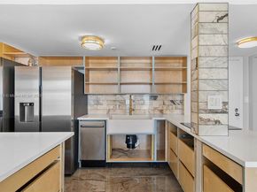 770 Claughton Island Dr 1706, Miami FL 33131