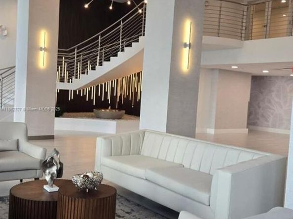 3000 S Ocean Dr 108, Hollywood FL 33019