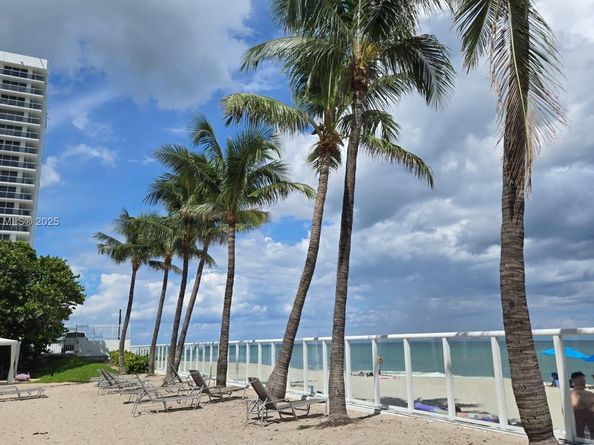 3000 S Ocean Dr 108, Hollywood FL 33019