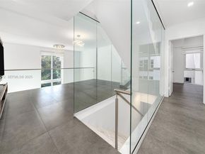 455 NE 39th St 202, Miami FL 33137