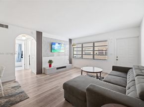 835 Twin Lakes Dr 30C, Coral Springs FL 33071