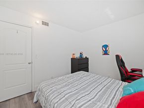 835 Twin Lakes Dr 30C, Coral Springs FL 33071