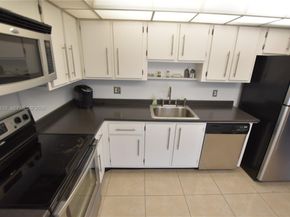 3800 Oaks Clubhouse Dr 309, Pompano Beach FL 33069